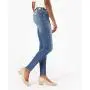 Signature by Levi Strauss & Co. Gold Label Womens Totally Shaping Skinny Jeans