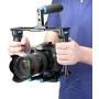 Neewer Aluminum Alloy Camera Video Cage Film Movie Making Kit include:(1)Video Cage(1)Top Handle Grip(2)15mm Rod for DSLR Cameras Such as Canon 5D mark II III 700D 650D Nikon D7200 Pentax Sony Olympus